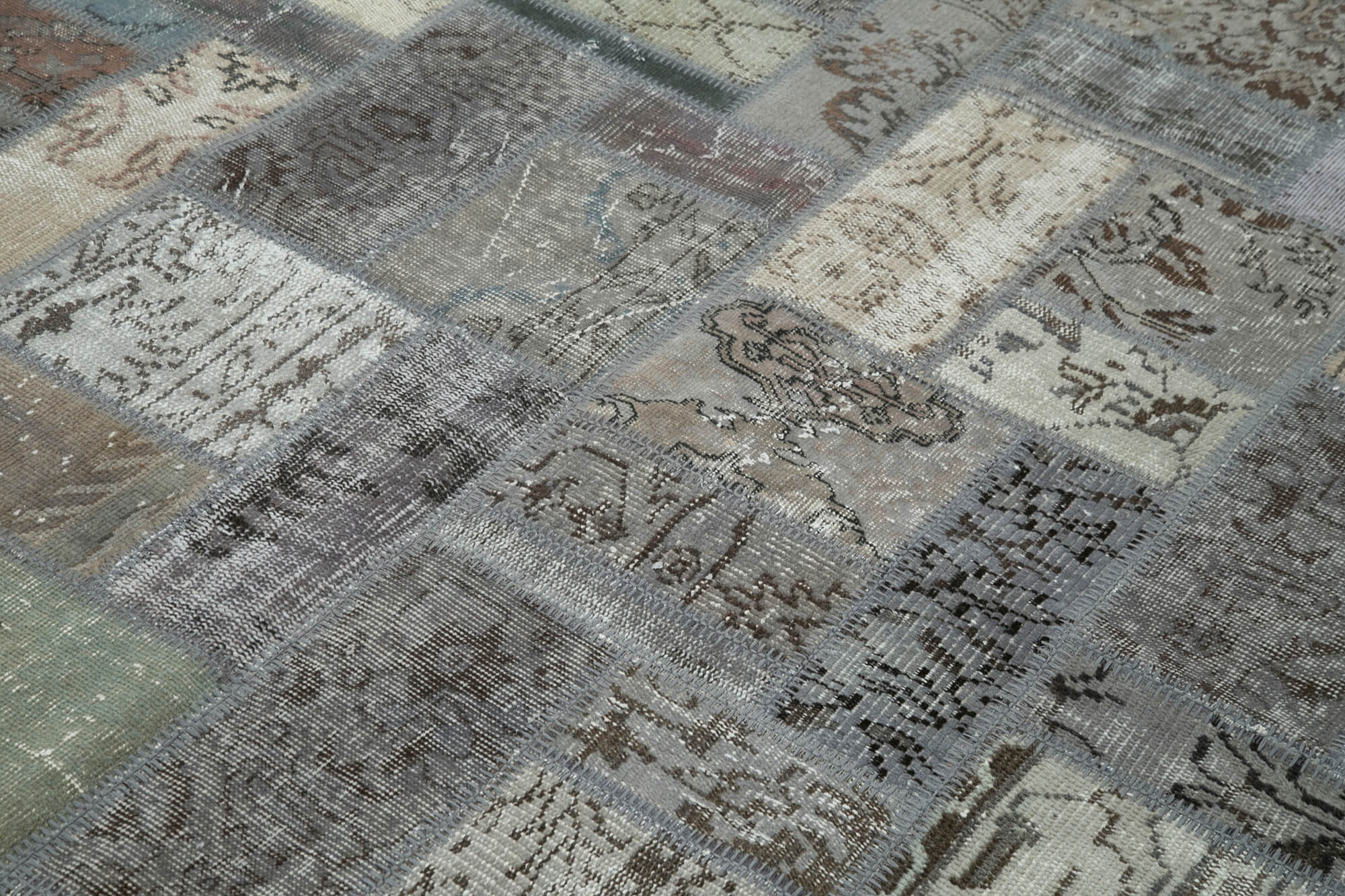 Handmade Patchwork Rug - Kirk Yama Grey Cotton Wool Area Rug 5'9''x7'10''