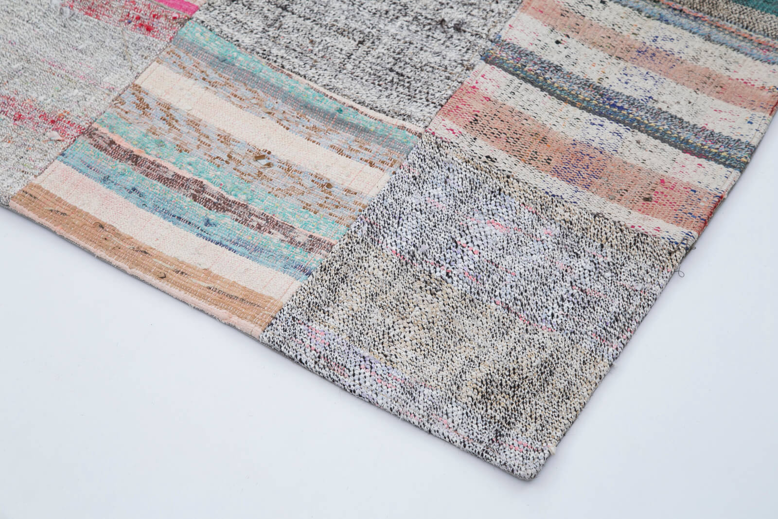 Handmade Patchwork Rug - Kirk Yama Grey Cotton Wool Area Rug 7'0''x9'11''