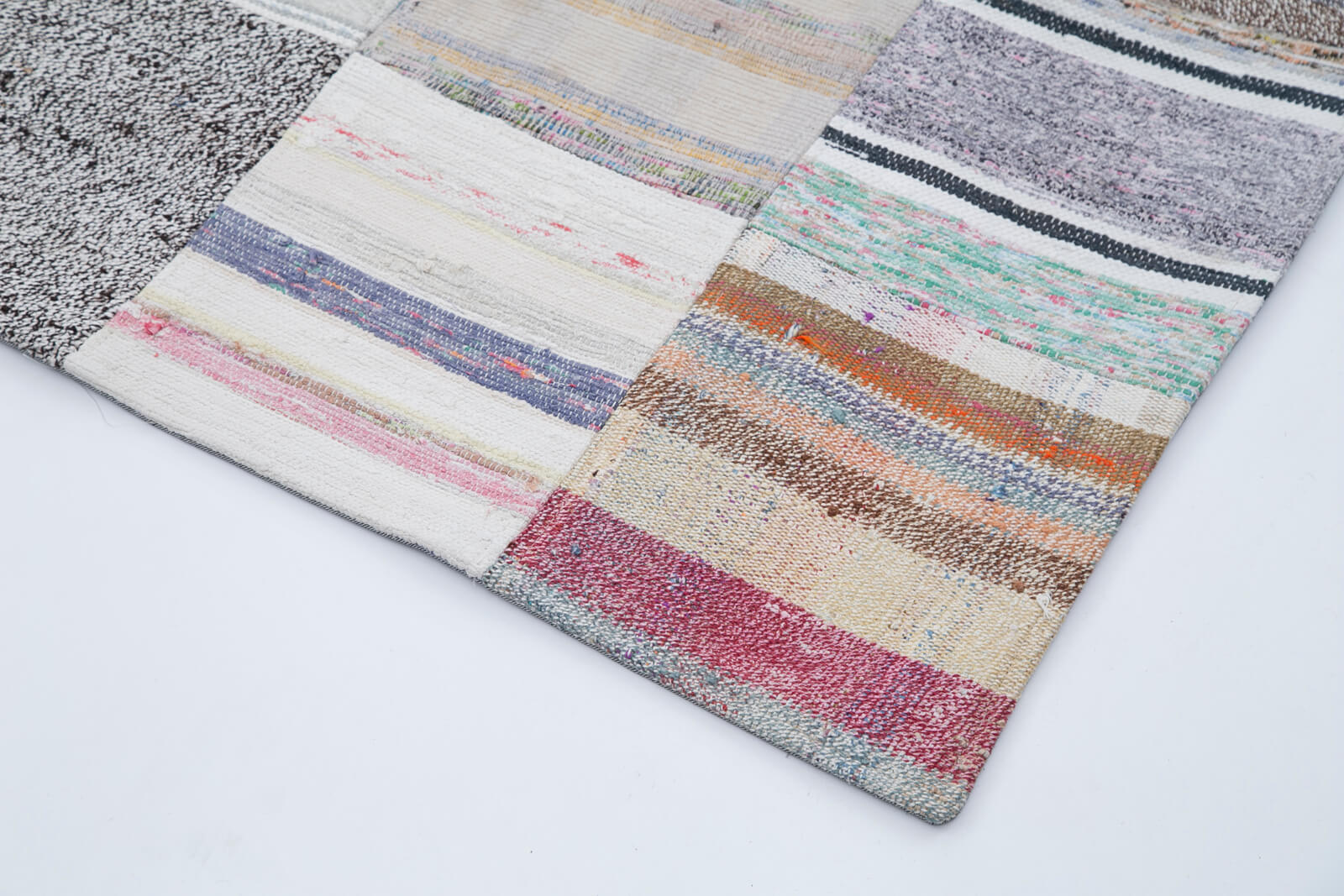 Handmade Patchwork Rug – Kirk Yama Grey Cotton Wool Area Rug 6'8''x9'10''