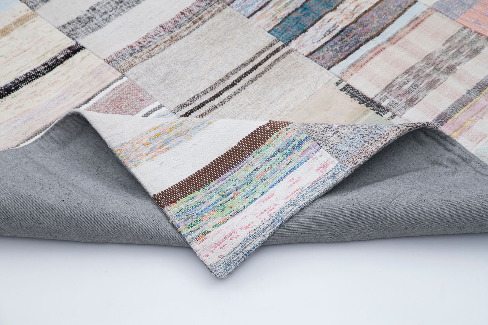 Handmade Patchwork Rug – Kirk Yama Grey Cotton Wool Area Rug 6'8''x9'10''