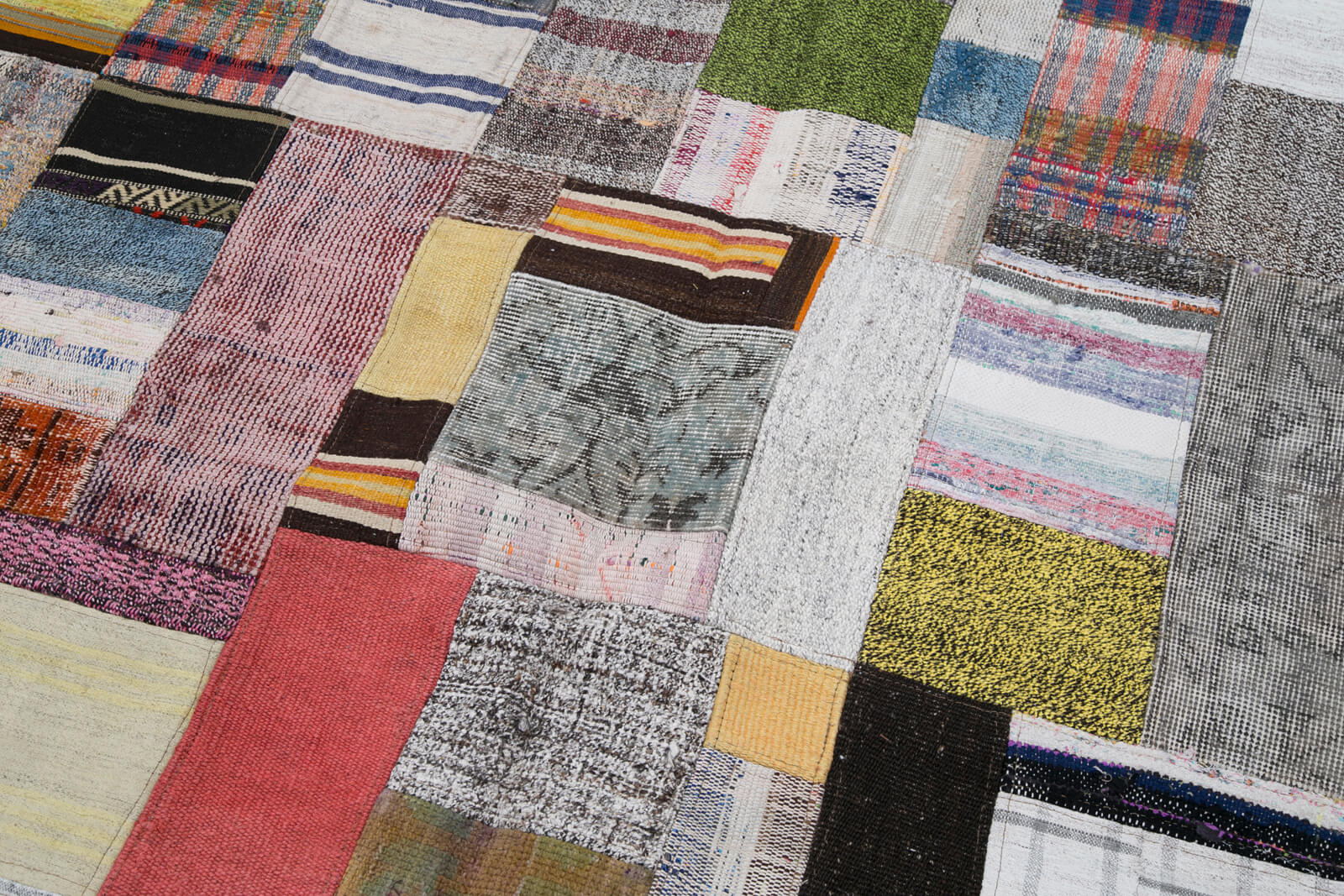 Handmade Area Rug - Grey Patchwork Cotton Wool Vintage Turkish Carpet 6'7''x9'10''