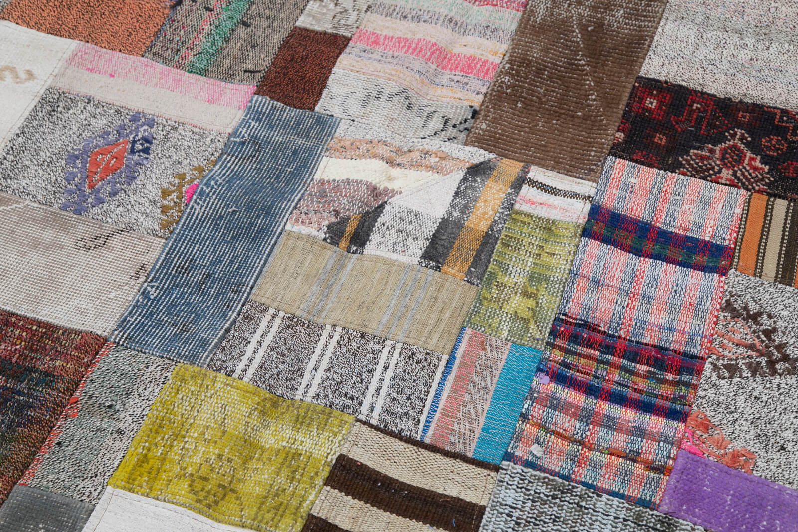 Handmade Patchwork Rug - Kirk Yama Grey Cotton Wool Area Carpet 6'7''x9'10''