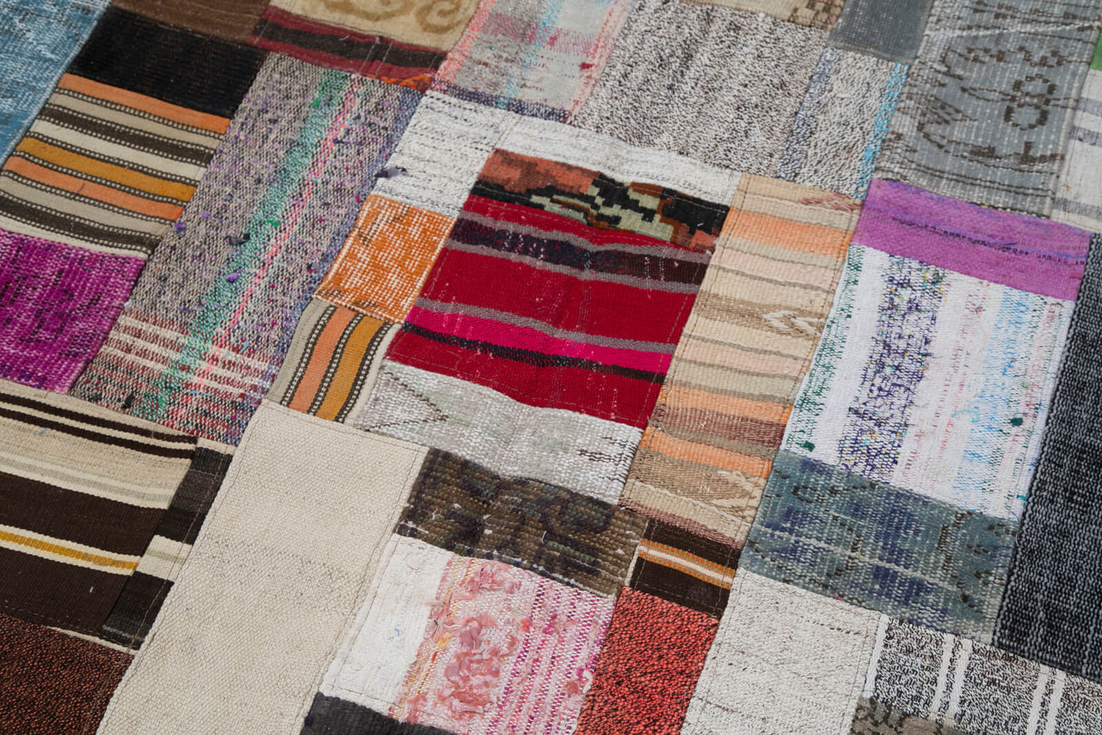 Handmade Patchwork Rug - Grey Patchwork Carpet 6'7''x9'10'' Cotton Wool Blend