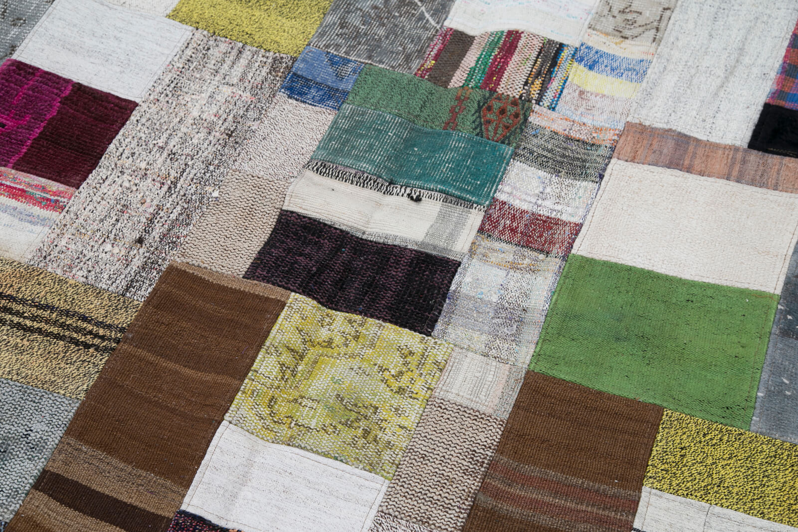 Handmade Patchwork Rug - Kirk Yama Grey Cotton Wool Area Rug 6'7''x9'8''