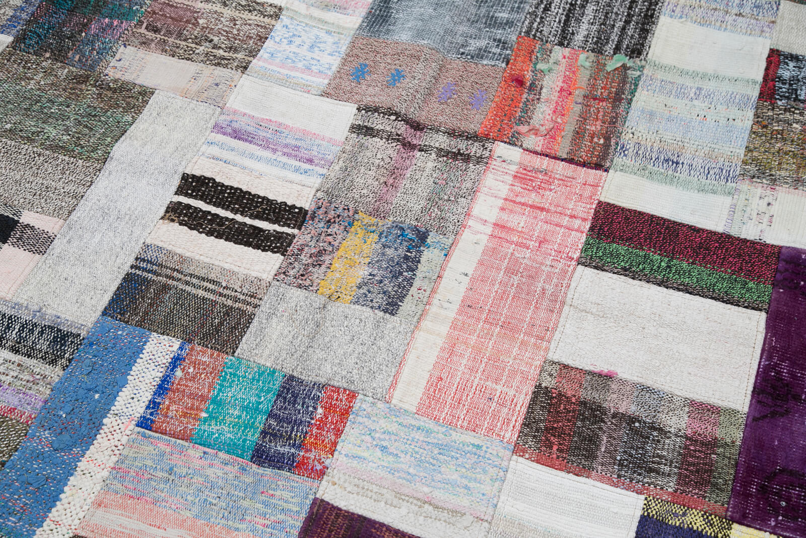 Handmade Patchwork Rug - Grey Cotton Wool Vintage Area Rug 6'10" x 10'0"
