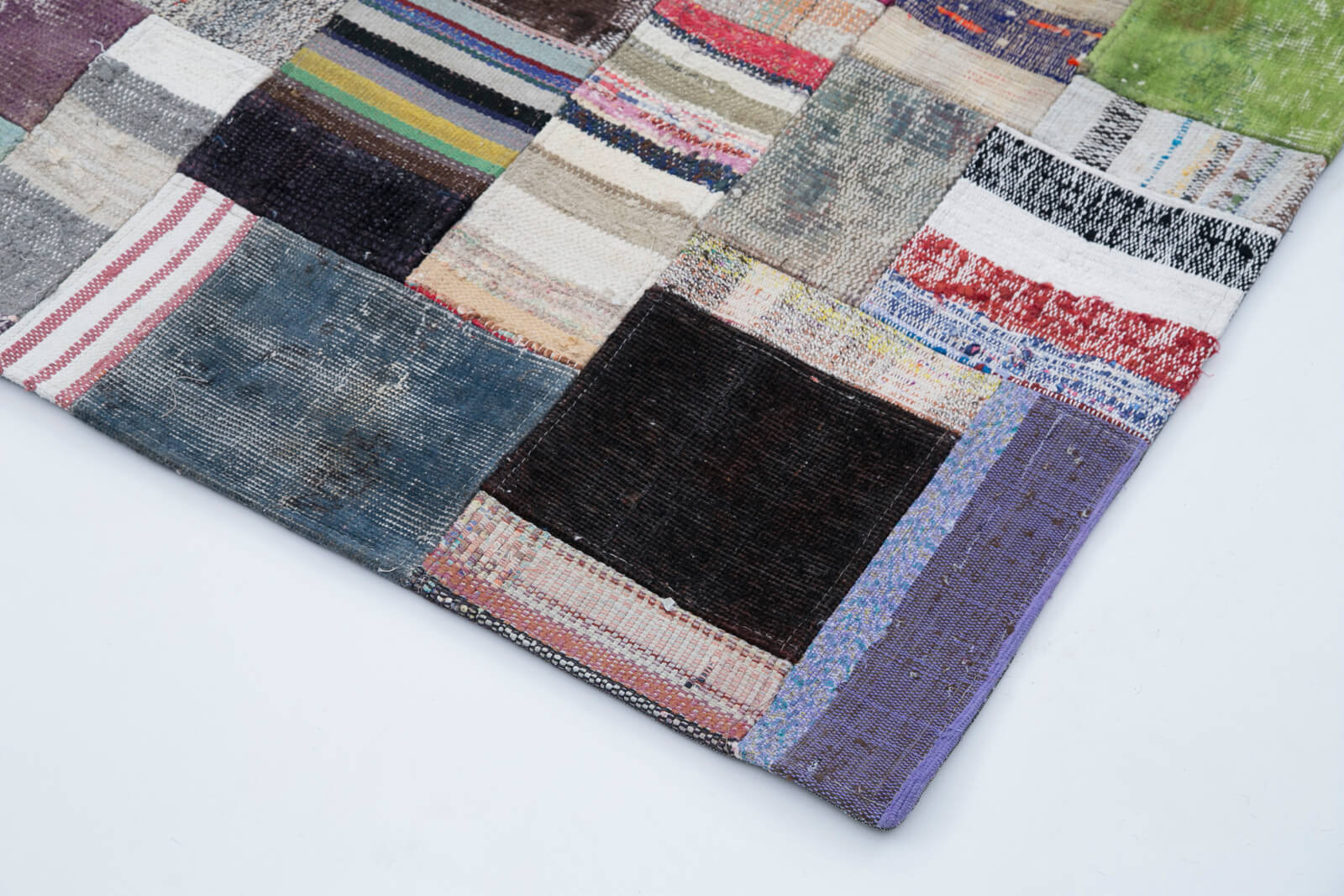 Handmade Patchwork Rug - Kirk Yama Grey Cotton Wool 6x10 Area Rug