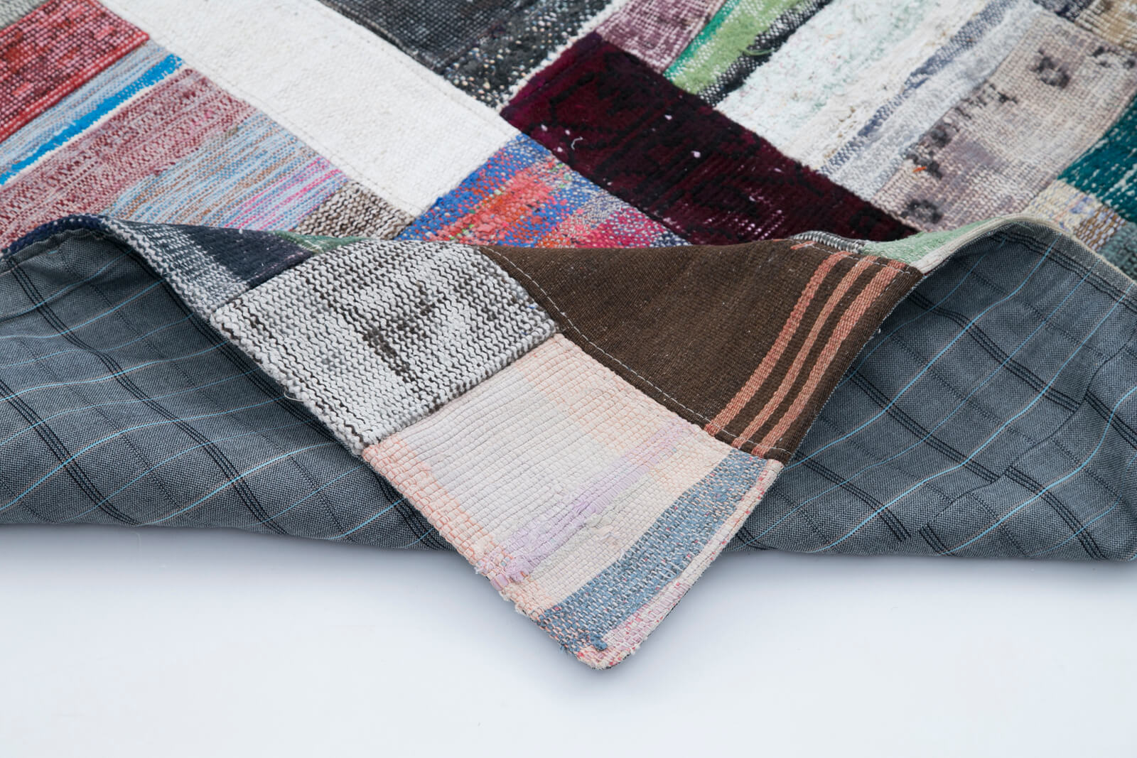 Handmade Patchwork Rug - Kirk Yama Grey Cotton Wool 6x10 Area Rug