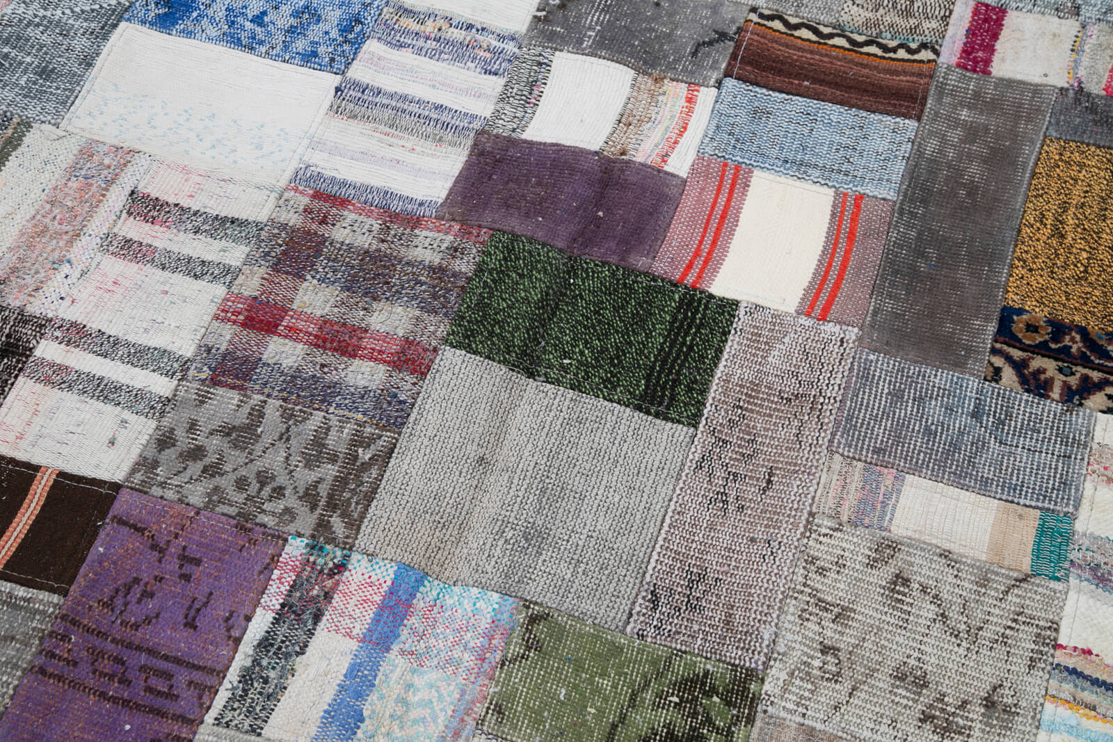 Handmade Patchwork Rug | Vintage Turkish Carpet 6x9 Feet - Soft Wool Floor Rug