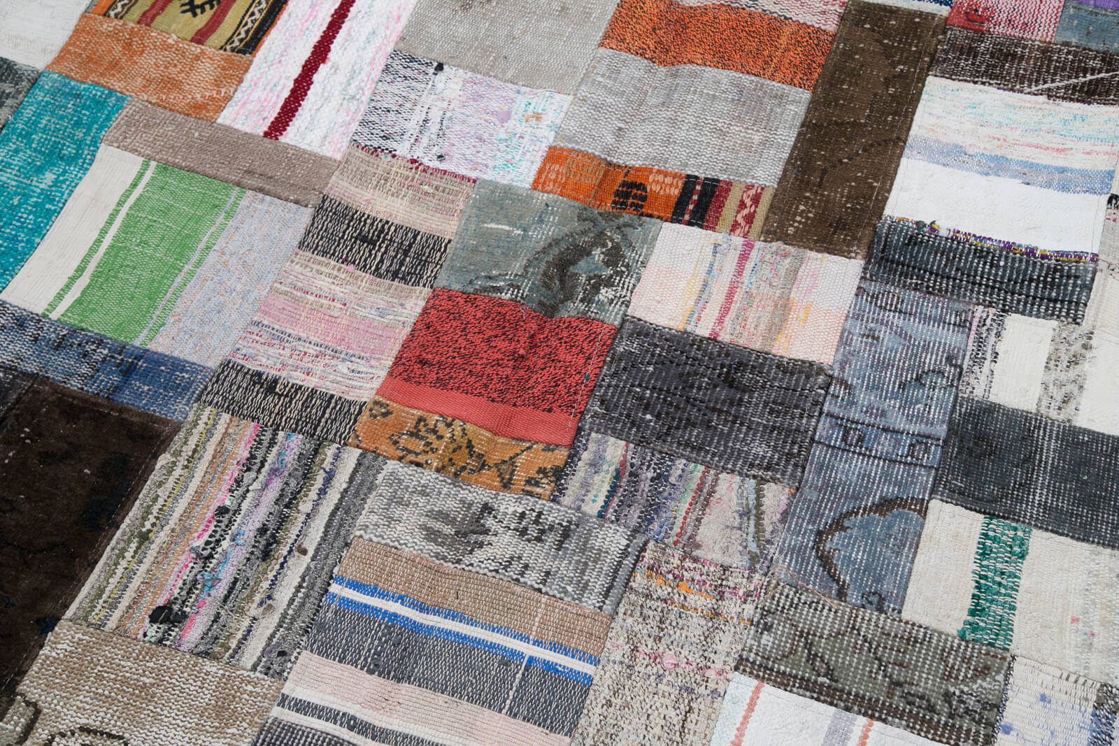 Handmade Wool Area Rug - Kirk Yama Grey Patchwork Design, Cotton Wool Carpet 6'6''x9'11''