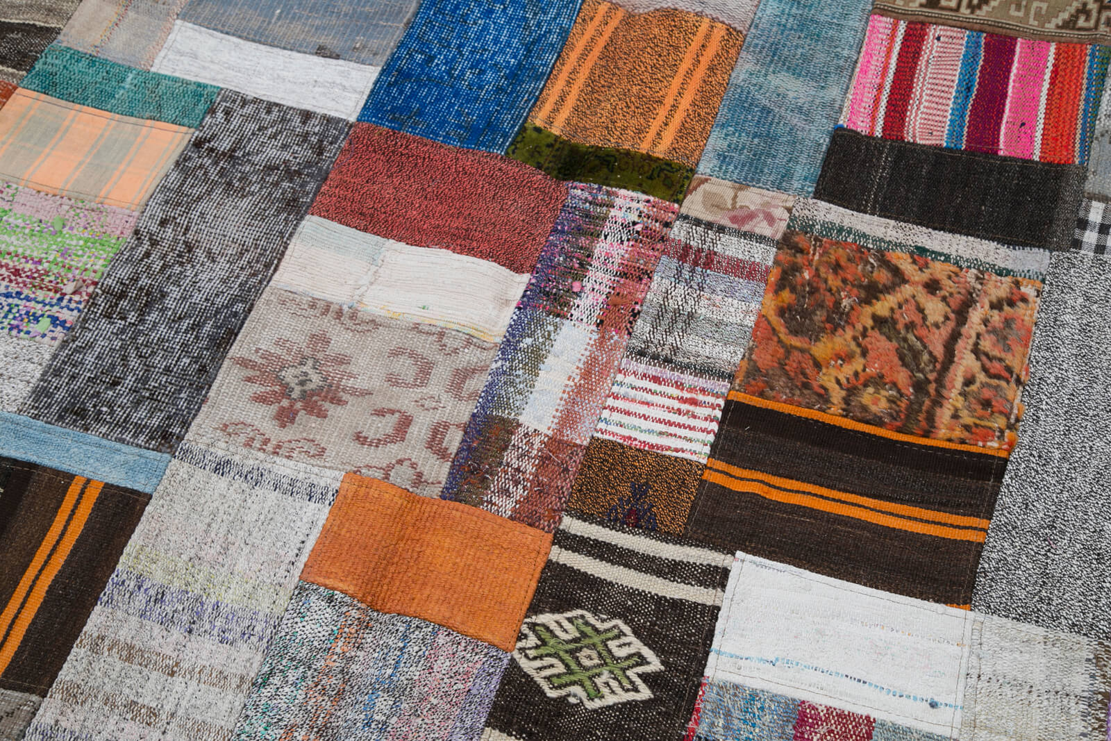 Handmade Patchwork Area Rug - Kirk Yama Grey Cotton Wool Carpet 6x10