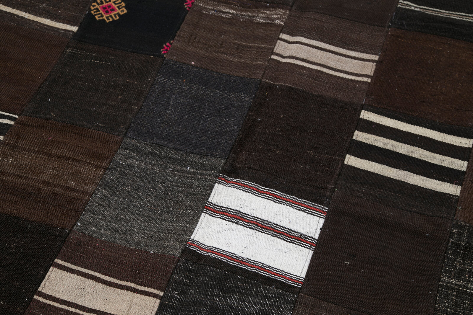 Handmade Patchwork Rug – Black Cotton Wool Vintage Area Rug 6'7''x9'11''