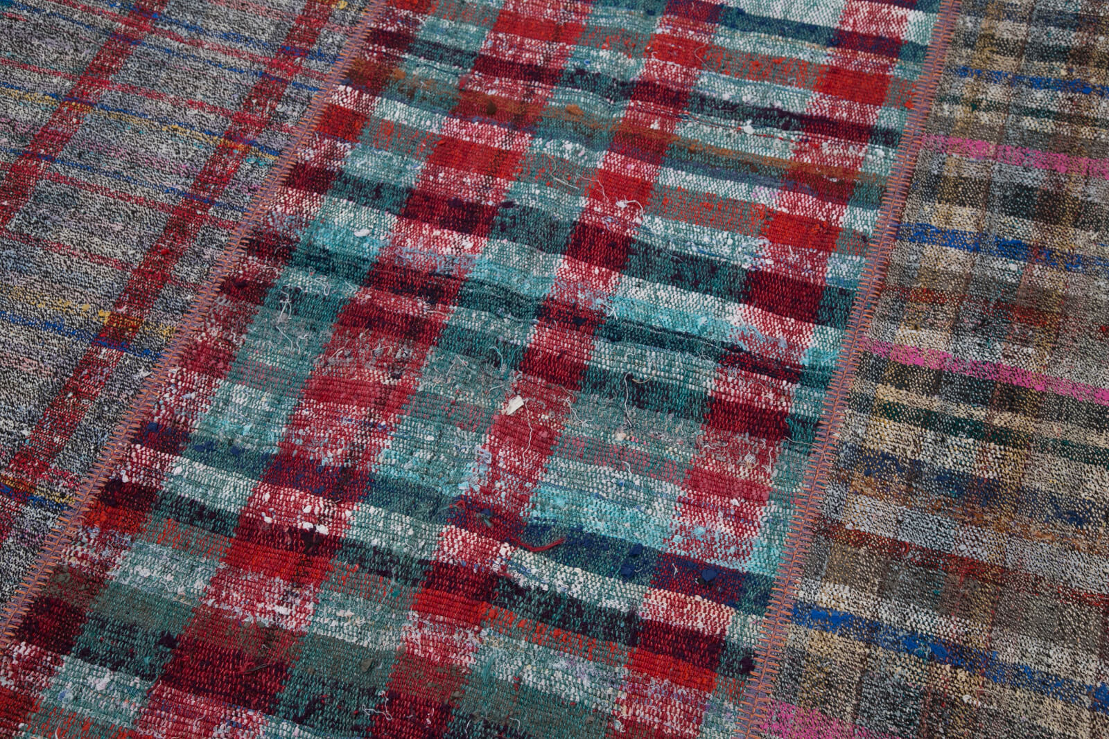 Handmade Patchwork Rug - Kirk Yama Grey Wool & Cotton Area Rug 6'9''x9'10''