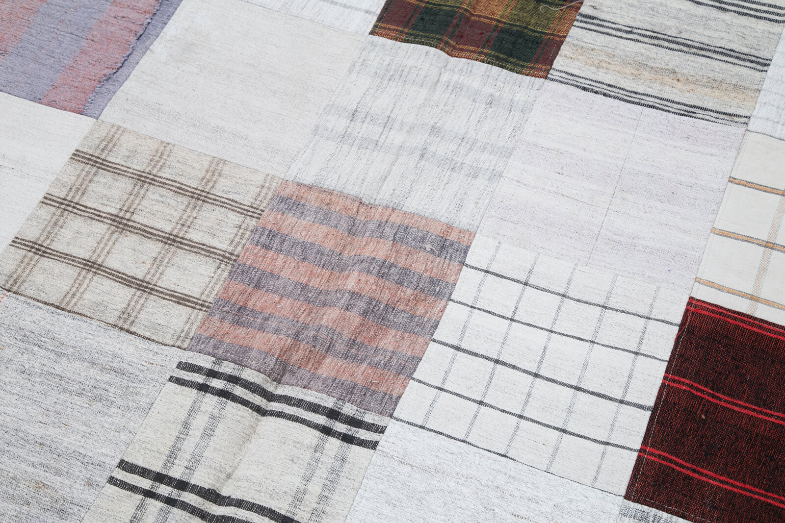 Handmade Wool Area Rug - Kirk Yama Grey Patchwork Cotton Wool Rug 6'7''x9'10''