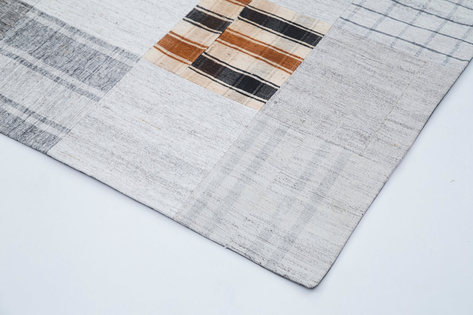 Handmade Patchwork Rug – Kirk Yama Grey Cotton Wool Vintage Area Rug 6'7''x9'10''