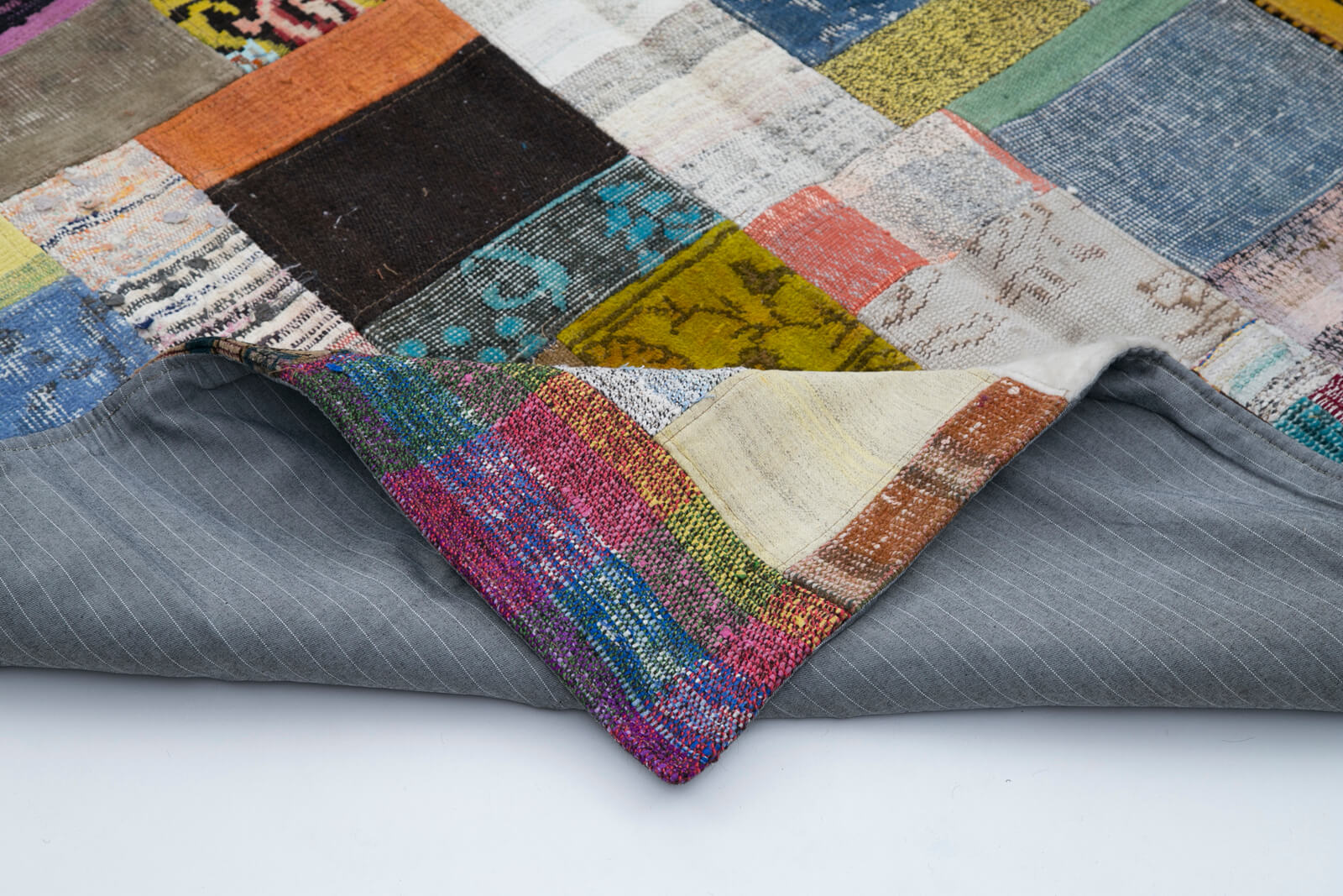 Handmade Wool Area Rug - Kirk Yama Grey Patchwork Cotton Wool Rug 5'7''x7'10''