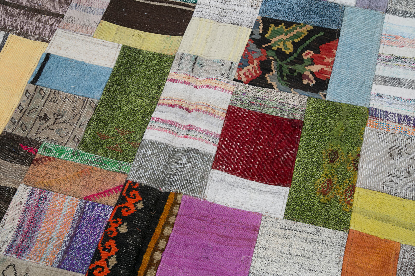 Handmade Area Rug - Vintage Wool Rug | Grey Patchwork Cotton Wool Carpet 5'7''x7'10''