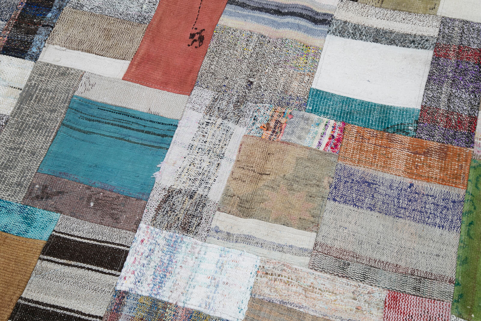 Handmade Patchwork Rug - Kirk Yama Grey Cotton Wool Area Rug 5'7''x7'10''