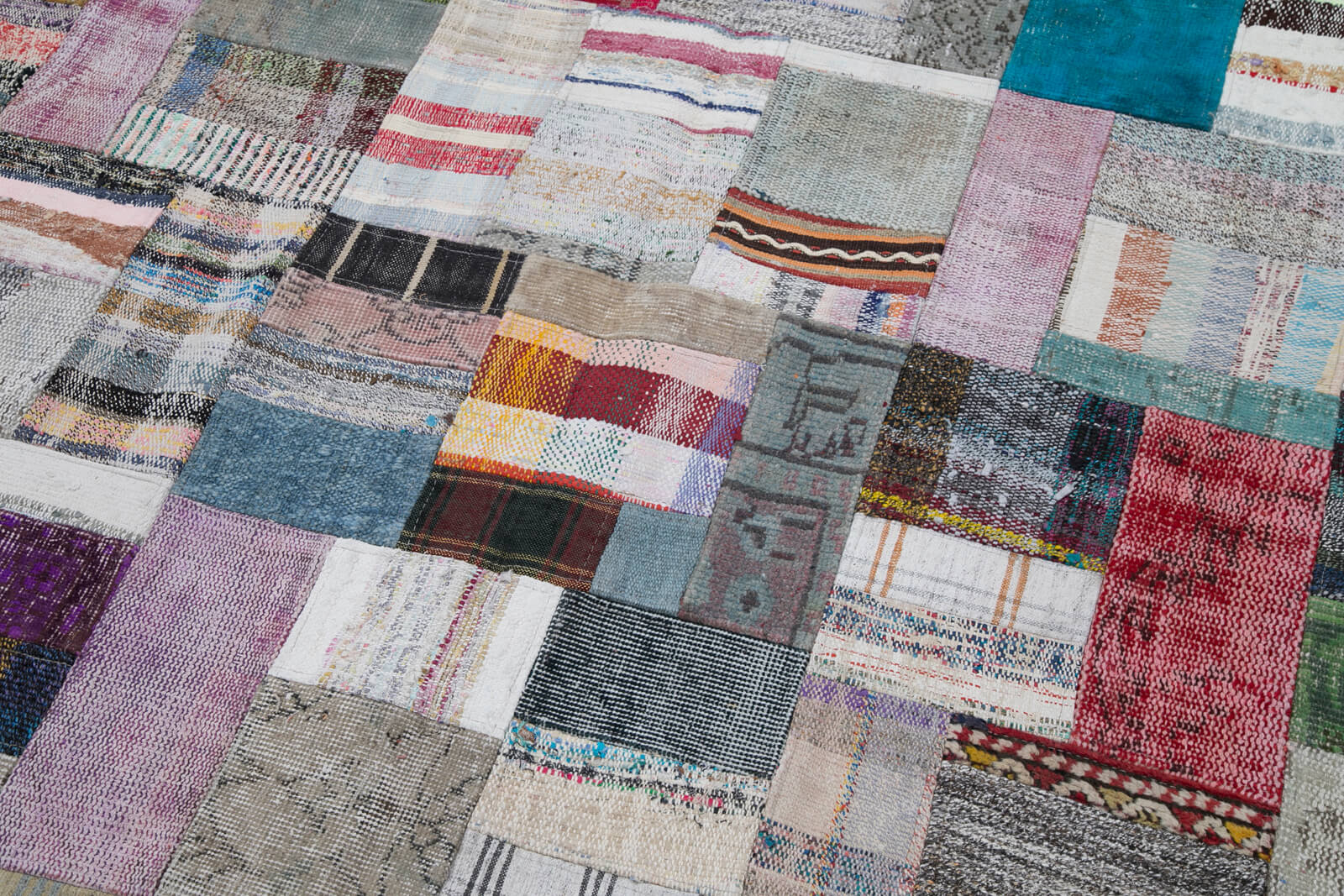 Handmade Patchwork Rug – Kirk Yama Grey Cotton Wool Area Rug 6'7''x9'8''