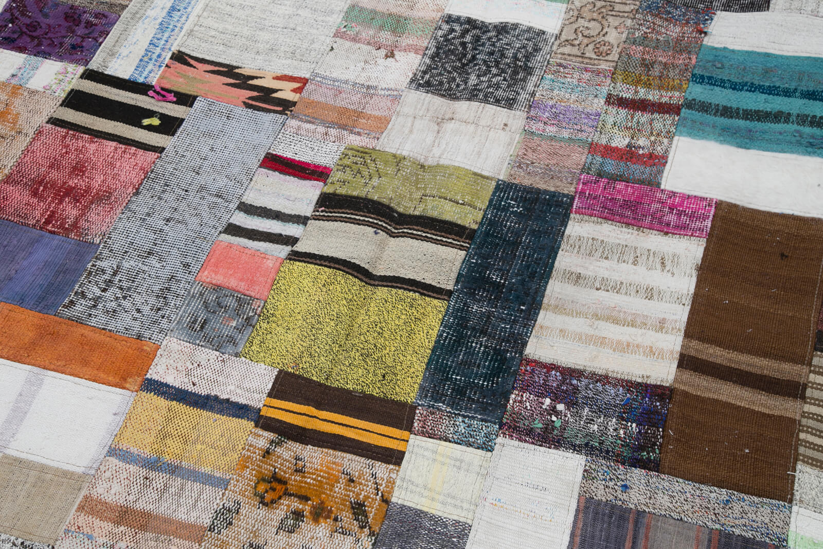 Handmade Patchwork Rug | Vintage Handwoven Carpet Grey Area Rug Cotton Wool Blend