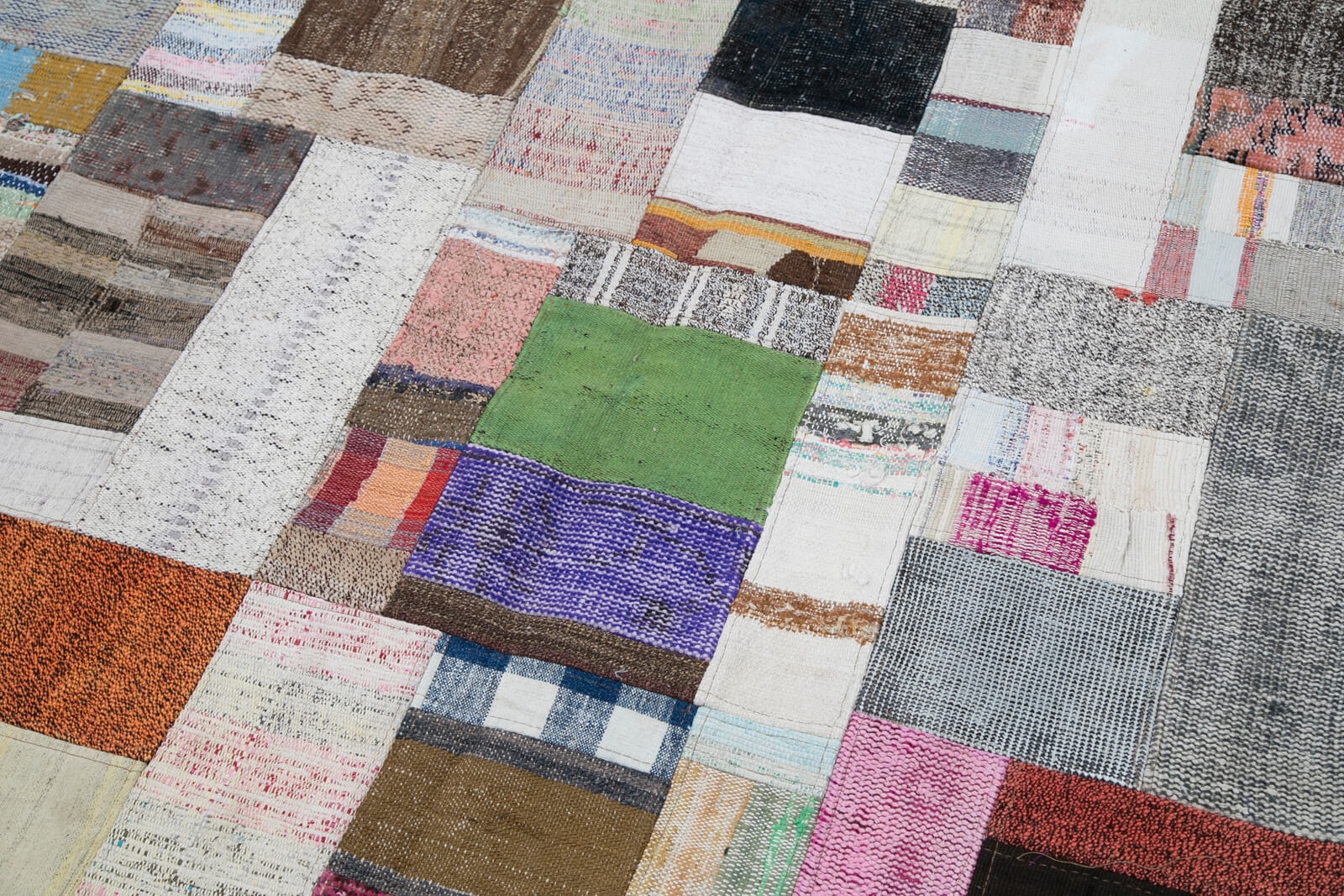 Handmade Patchwork Rug - Kirk Yama Grey Cotton Wool Area Rug 6'7''x9'10''