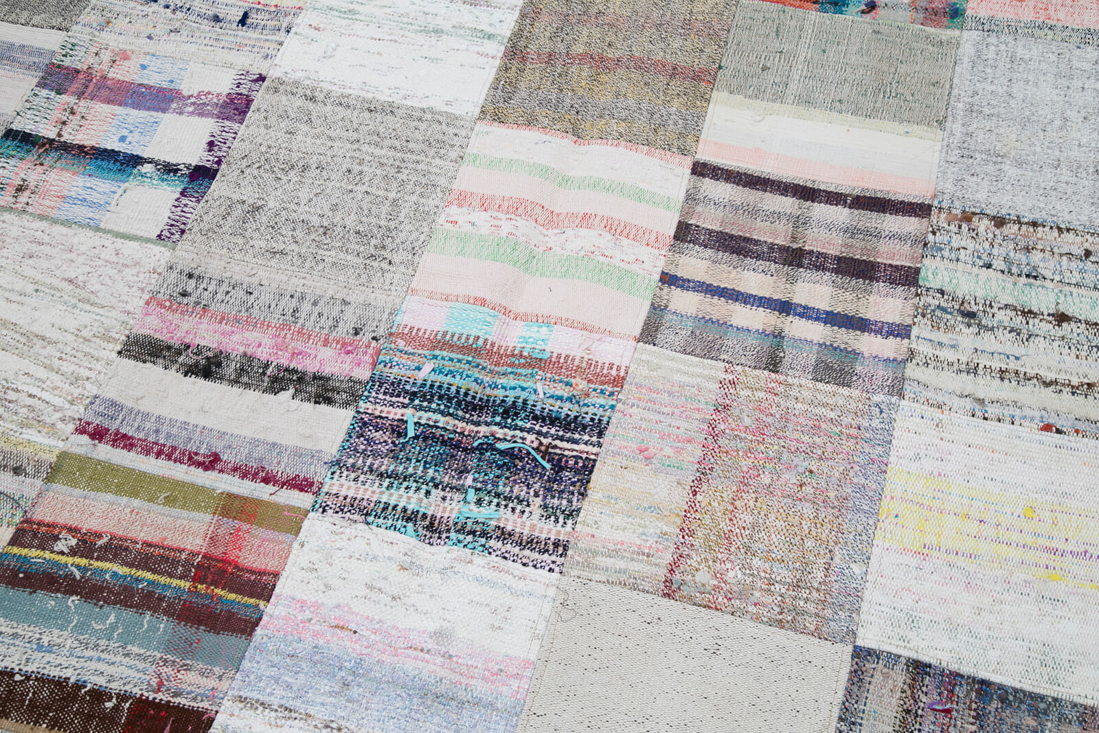 Handmade Cotton Wool Rug – Artisan Crafted Patchwork Area Rug 6'11'' x 10'0''