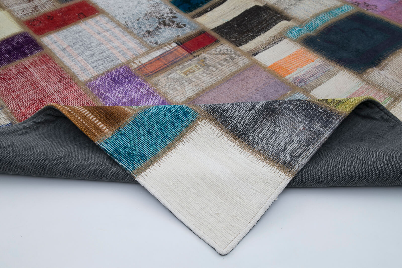 Handmade Patchwork Rug - Kirk Yama Grey Cotton Wool Area Rug 7'x9'7'' by Agacan
