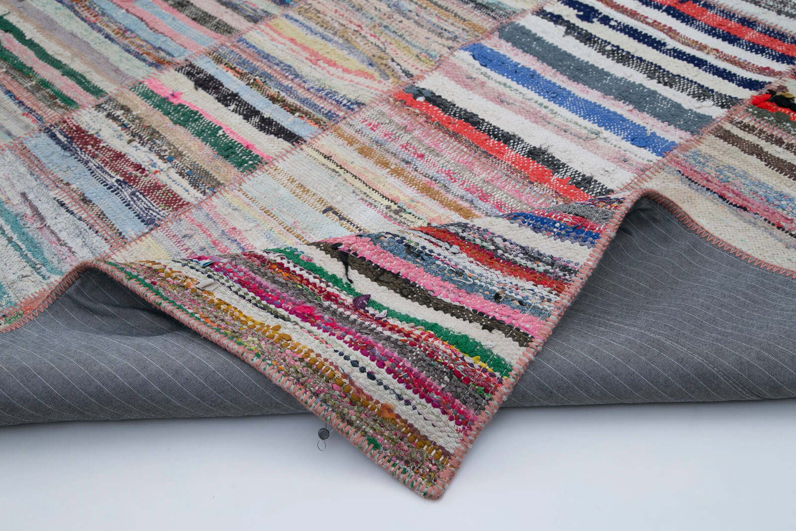 Handmade Patchwork Rug - Kirk Yama Grey Cotton Wool Area Rug 6'7''x9'4''