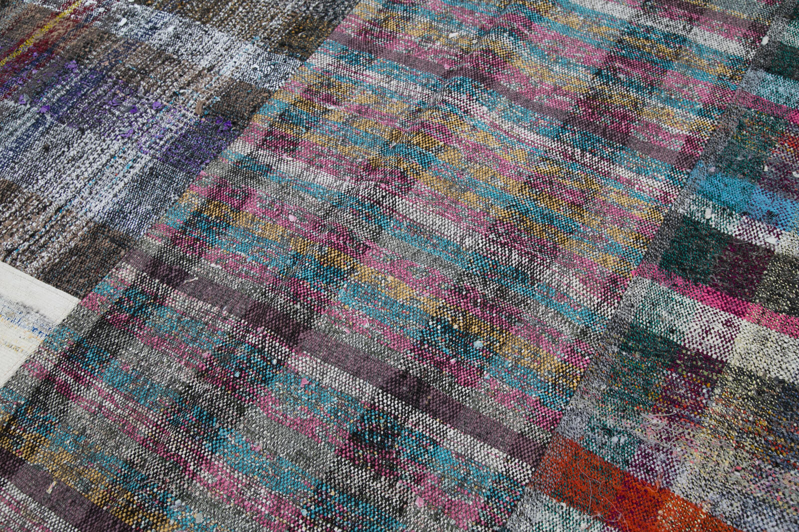 Handmade Patchwork Rug – Kirk Yama Grey Cotton Wool Carpet 6'6''x9'11''