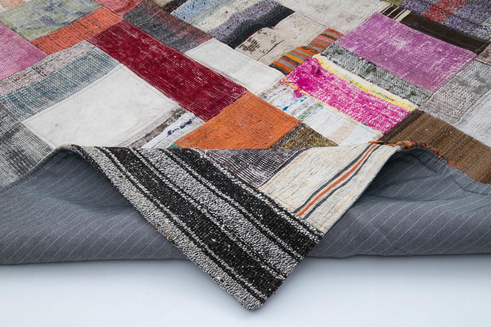 Handmade Patchwork Area Rug - Kirk Yama Grey Cotton Wool Carpet 6'7''x9'10''
