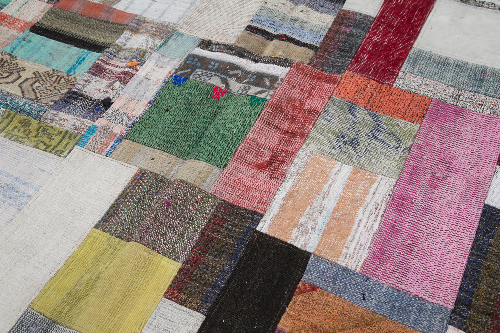 Handmade Patchwork Area Rug - Kirk Yama Grey Cotton Wool Carpet 6'7''x9'10''