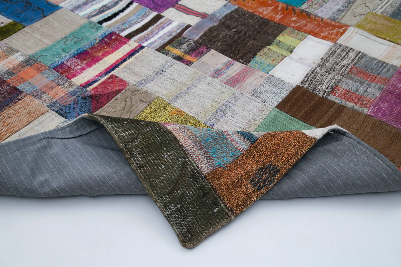 Handmade Wool Area Rug - Grey Patchwork Rug Cotton Wool Blend 6'7''x10'0'' by Agacan