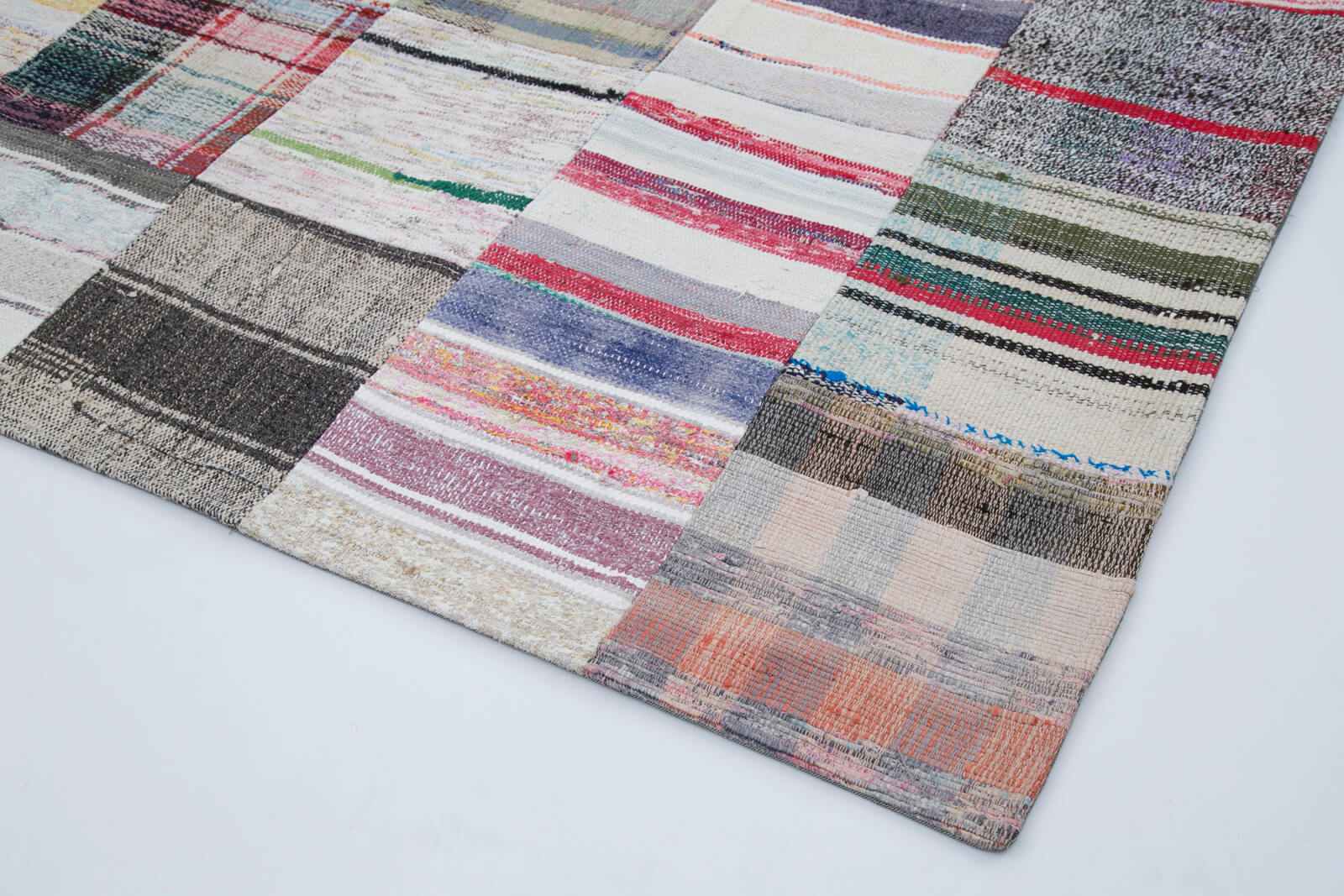 Handmade Area Rug - White Patchwork Cotton Wool Rug 6'8" x 9'11" Durable Soft Texture
