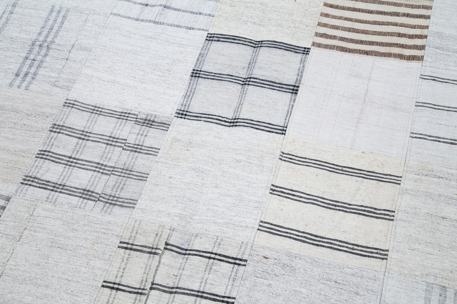 Handmade Area Rug - Kirk Yama Beige Patchwork Cotton Wool Carpet 6'8''x9'10''