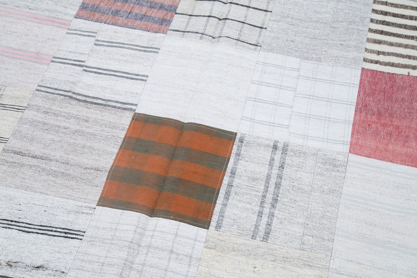 Handmade Patchwork Rug - Kirk Yama Grey Cotton Wool Area Rug 6'7'' x 9'10''