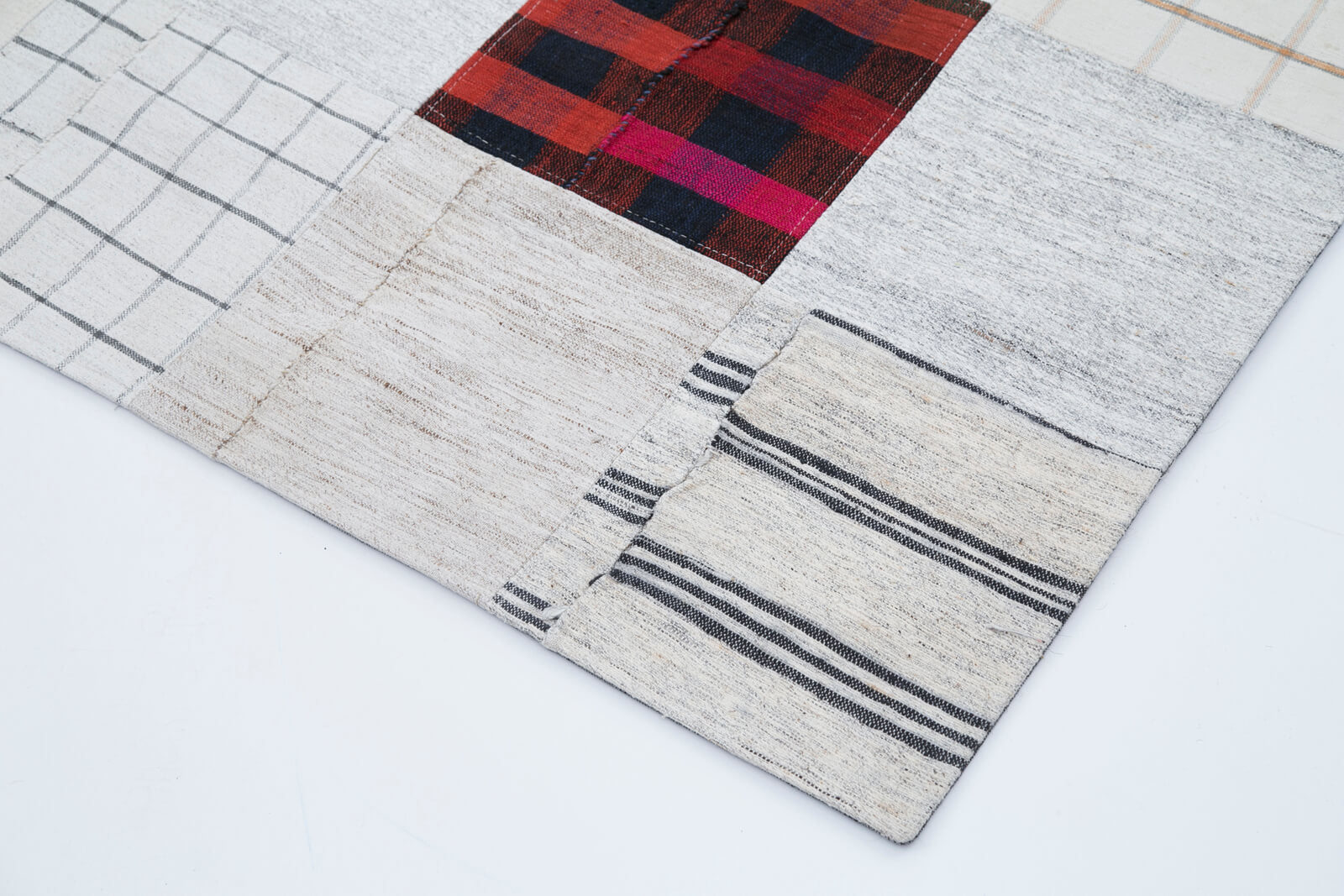 Handmade Area Rug – Beige Patchwork Cotton Wool Rug 6'8'' x 9'10'' | Soft Durable Carpet