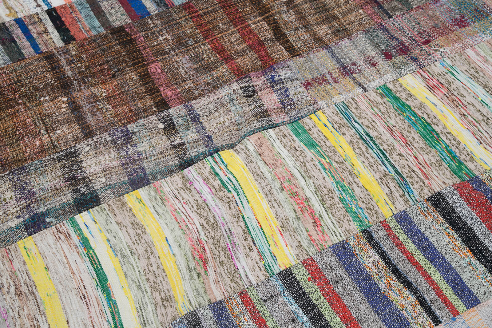 Handmade Wool Area Rug - Kirk Yama Grey Patchwork 6x10 Feet Rug Cotton Wool