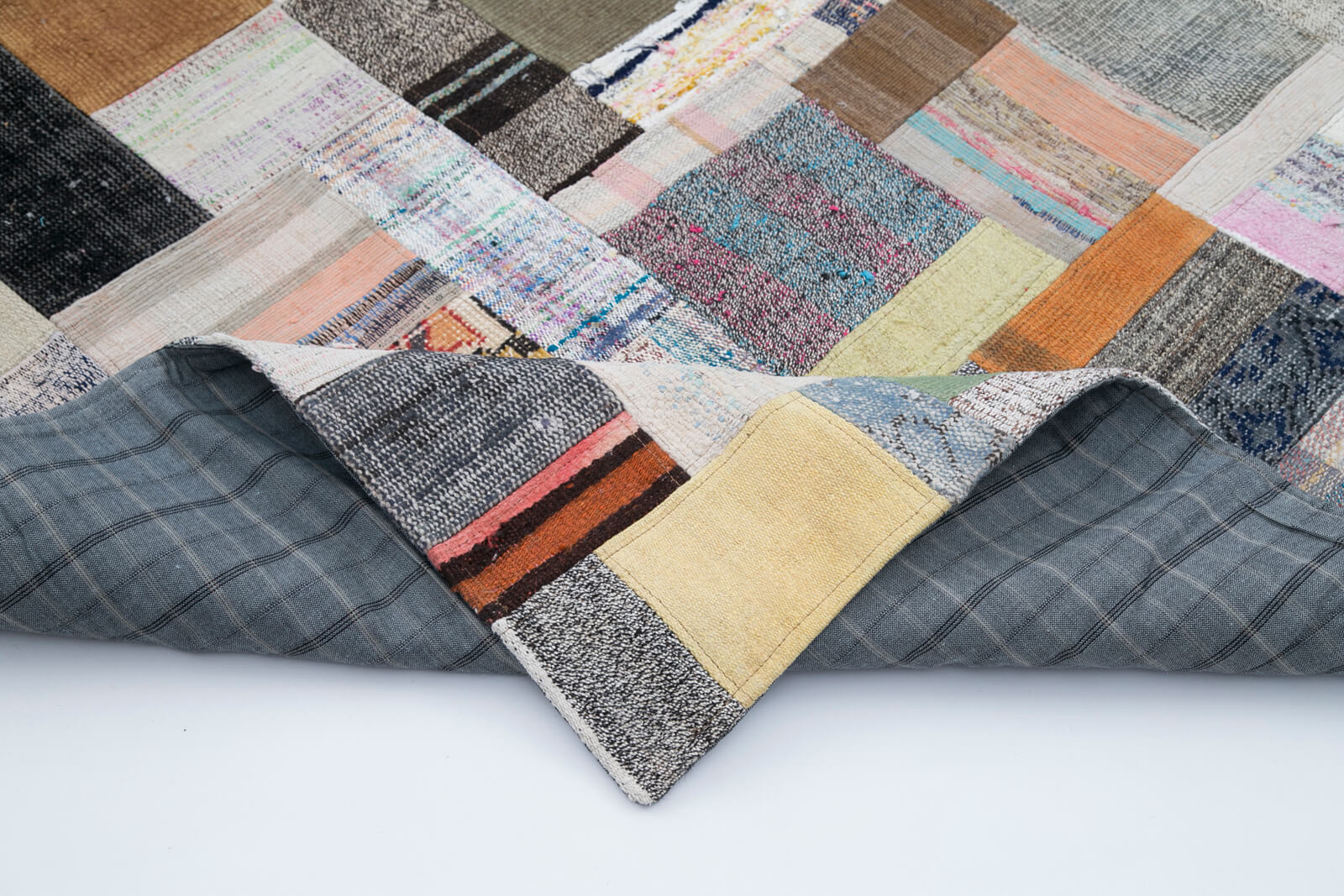 Handmade Patchwork Rug – Kirk Yama Grey Cotton Wool Area Rug 8'2''x10'0''