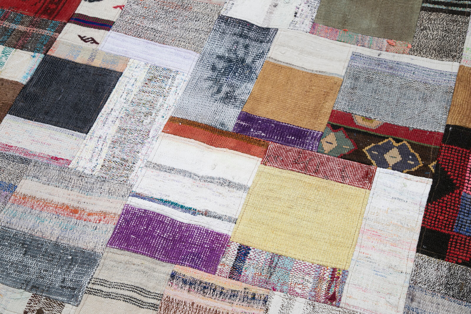 Handmade Patchwork Rug – Kirk Yama Grey Cotton Wool Area Rug 8'2''x10'0''