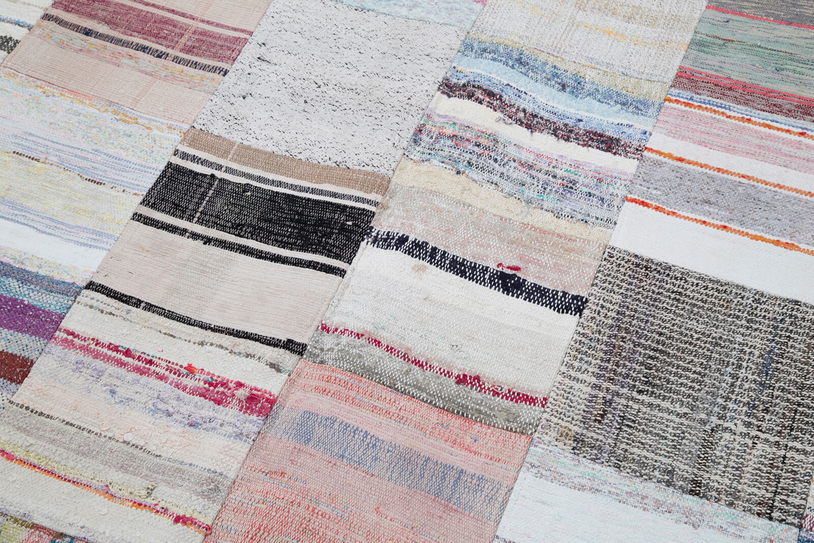 Handmade Patchwork Rug - Kirk Yama Grey Cotton Wool Blend Area Rug 8'2"x10'0"