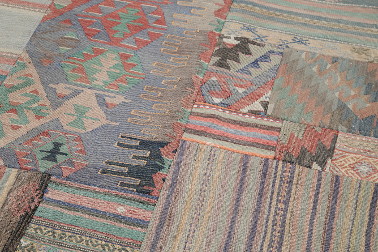 Handmade Area Rug - Kirk Yama Grey Patchwork Cotton Wool Vintage Carpet 6'8''x9'11''