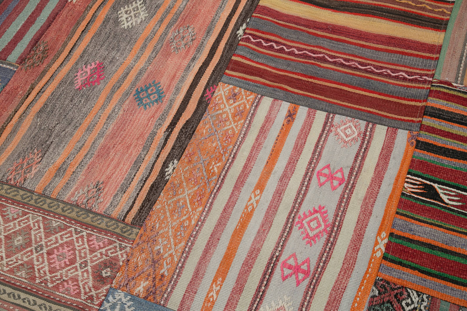 Handmade Area Rug - Red Patchwork Wool Cotton Carpet, Vintage Turkish Style 6'8''x9'11''