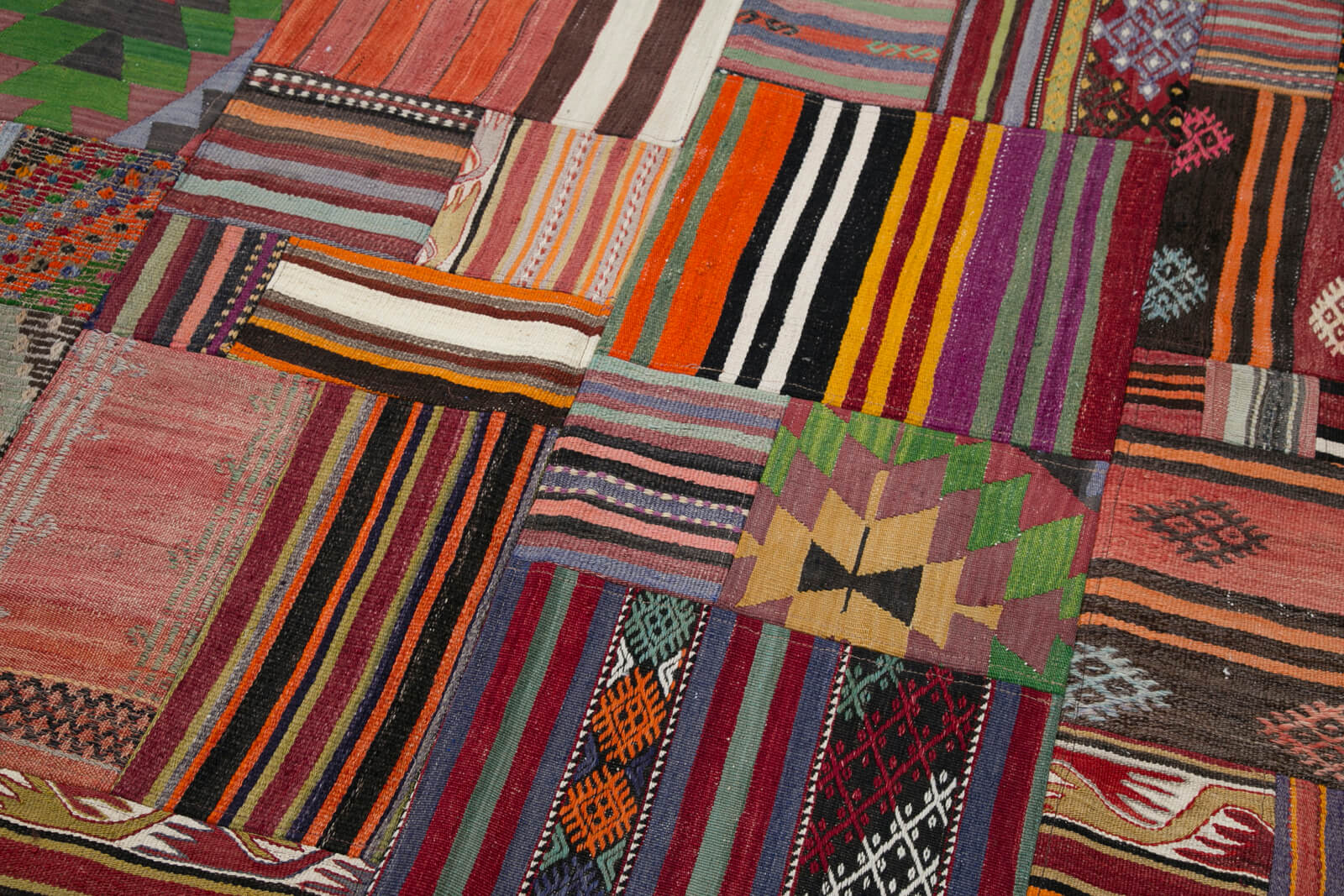 Handmade Area Rug - Kirk Yama Red Patchwork Cotton Wool Vintage Carpet 6'8''x9'11''