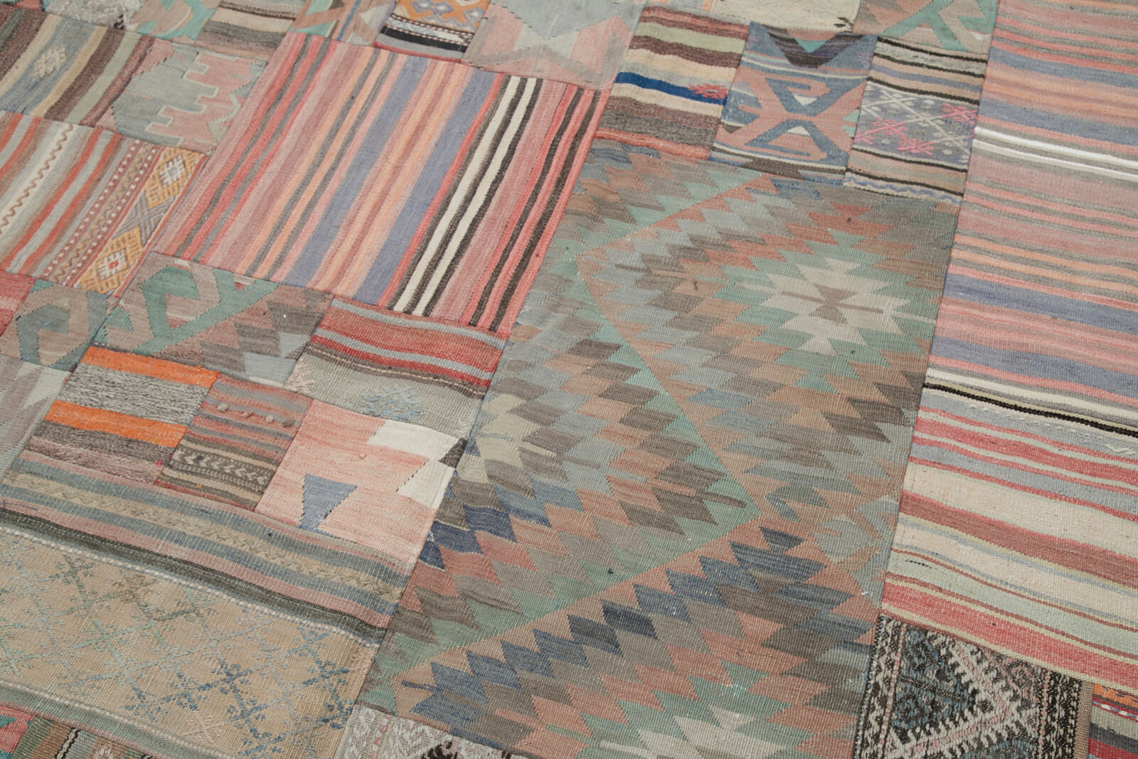 Handmade Patchwork Rug - Kirk Yama Beige Cotton Wool Vintage Area Rug 6'8" x 9'11"