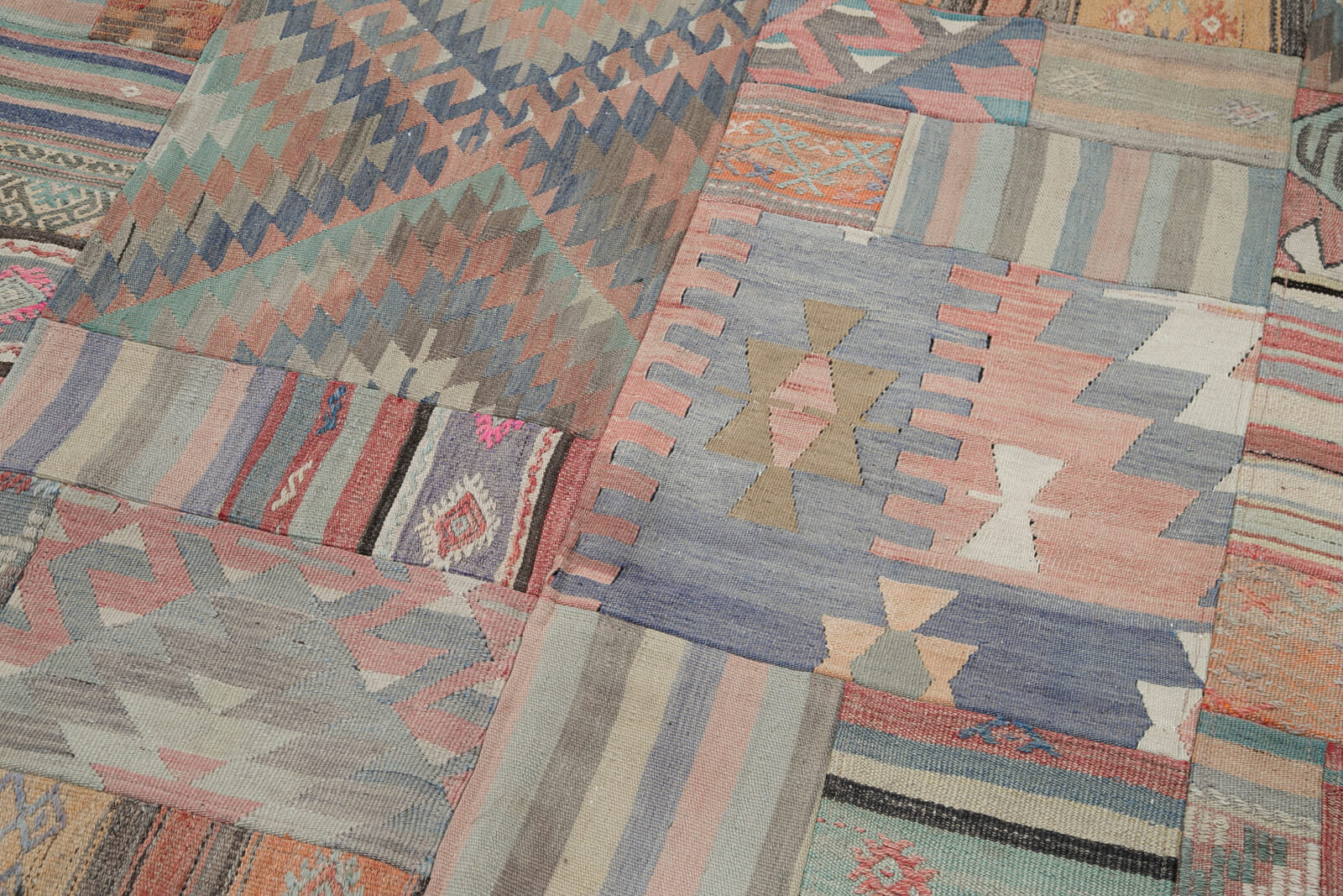 Handmade Patchwork Rug - Brown Patchwork Carpet 6'8''x9'11'' Cotton Wool Area Rug
