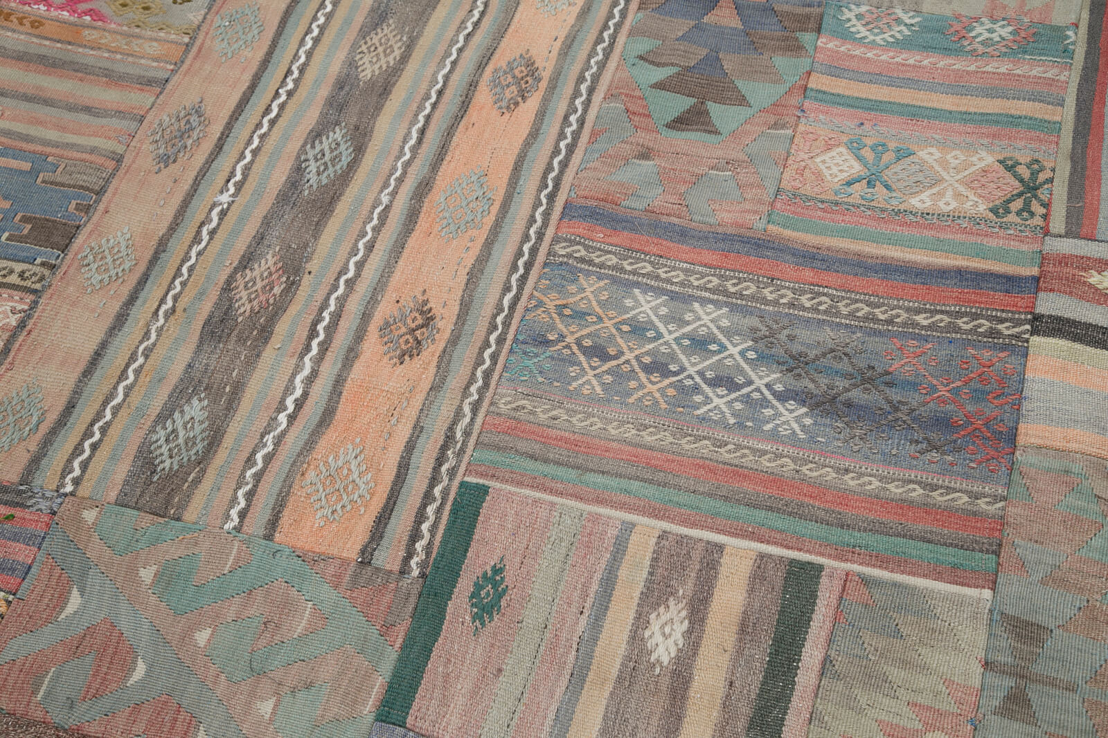 Handmade Area Rug – Brown Patchwork Cotton Wool Rug 6'7''x9'11'' for Living Room