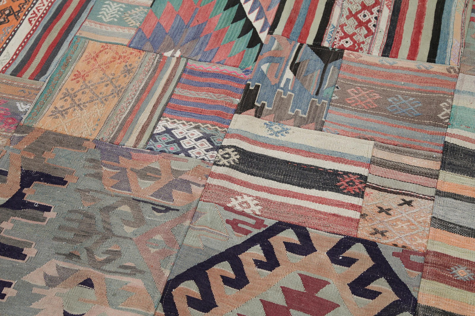 Handmade Area Rug – Beige Patchwork Cotton Wool Turkish Wool Carpet 6'7''x9'11''