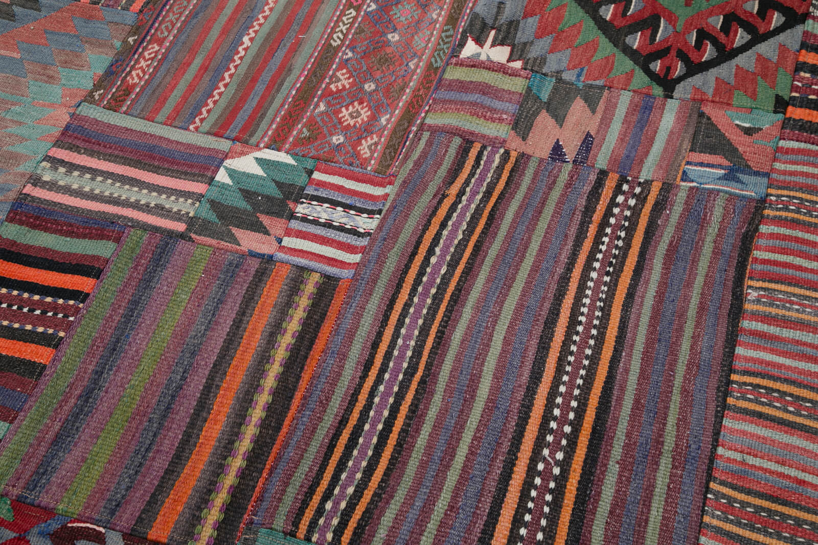 Handmade Area Rug - Purple Patchwork Wool Cotton Vintage Turkish Carpet 6'8"x9'11"