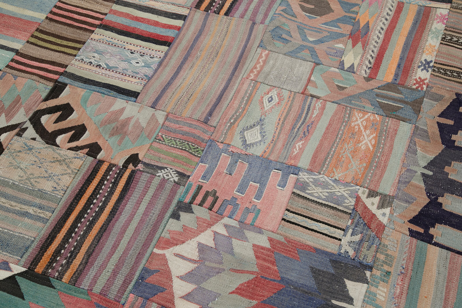 Handmade Area Rug - Beige Patchwork Cotton Wool Vintage Turkish Carpet 6'8''x9'11''