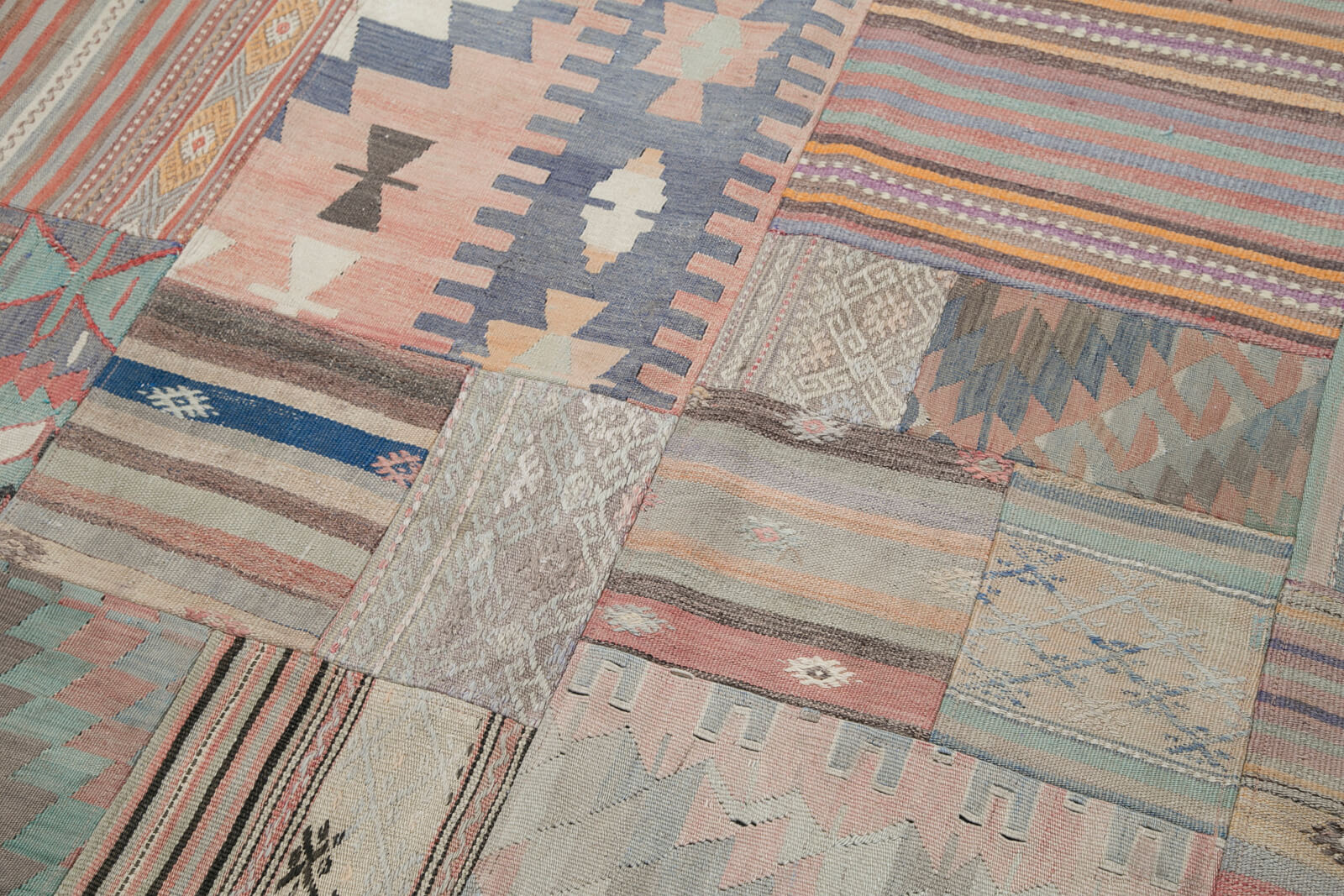 Handmade Area Rug – Kirk Yama Beige Patchwork Cotton Wool Carpet 6'7''x9'11''