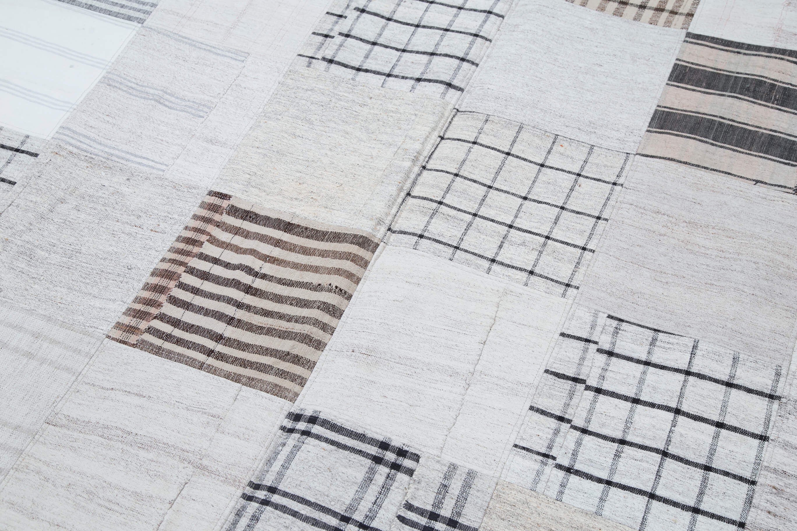 Handmade Wool Area Rug - Kirk Yama Patchwork Cotton Wool 8x10 Carpet